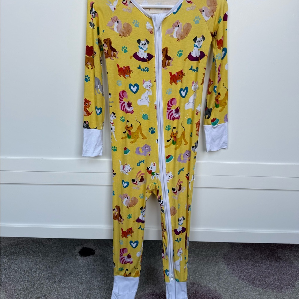 EUC Little sleepies Disney pets 2T bamboo zippy